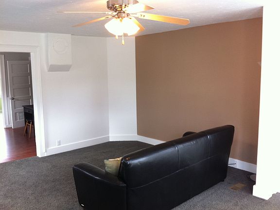 Entry view of livingroom