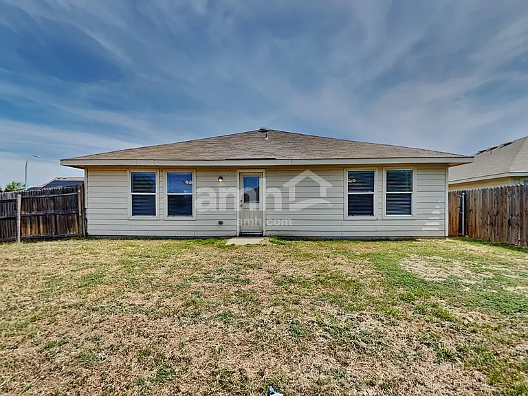 5533 Parkview Hills Ln — Photo 22