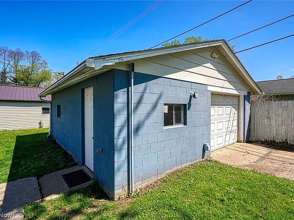 5th image of 5442 Cypress Dr NE