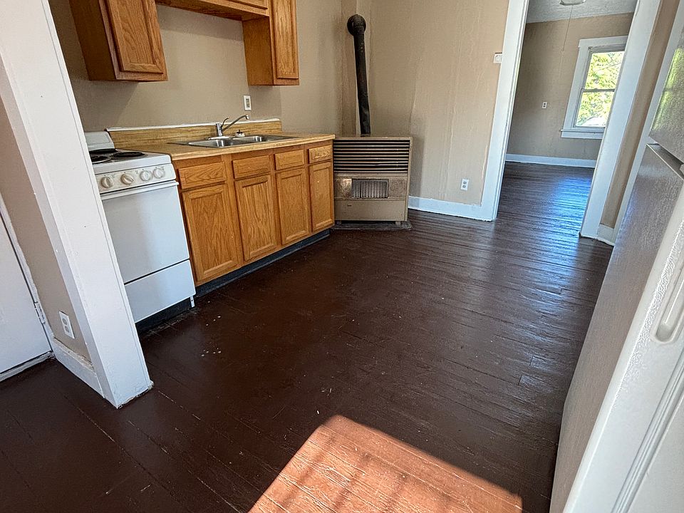 1st image of 216 N Irwin St