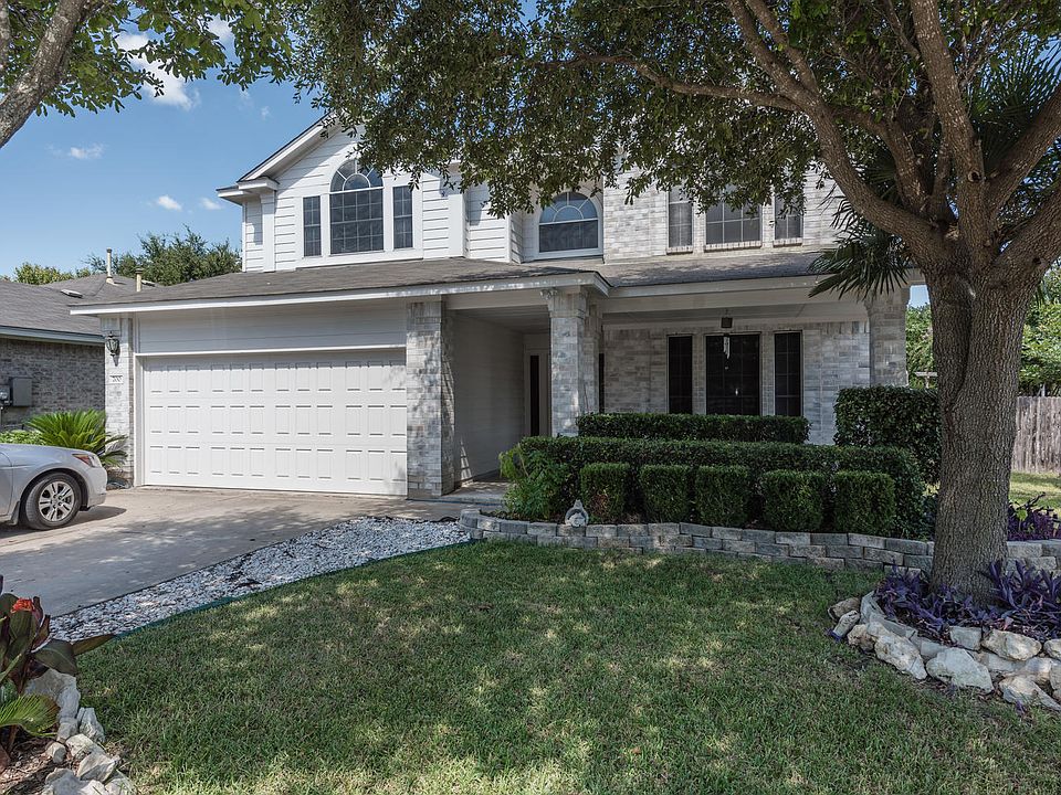 1st image of 700 Le Ann Ln