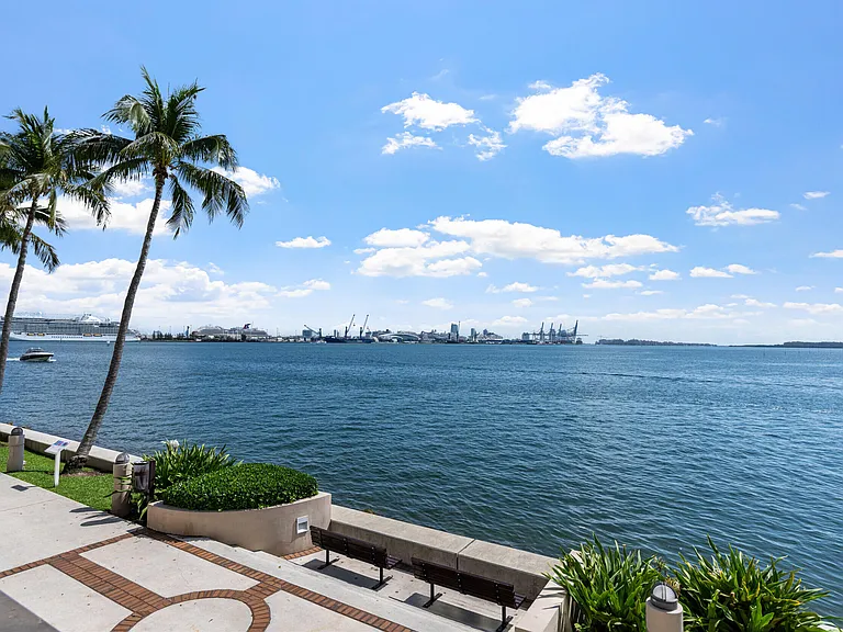 520 Brickell Key Dr #A200 — Photo 12