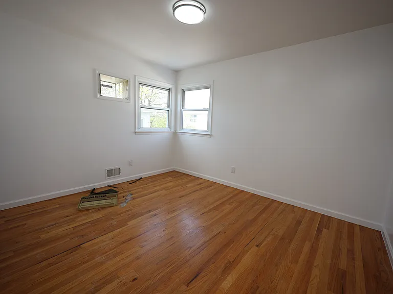475 Beach Rd #2 — Photo 27