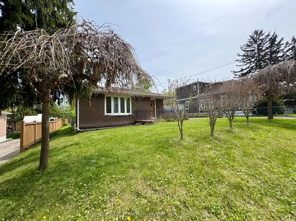 260 Sydney St, Milton, ON L9T 1E1