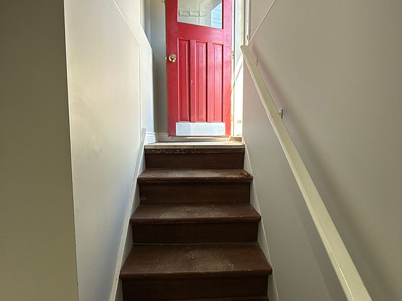 2nd image of 303 Wilson Rd N