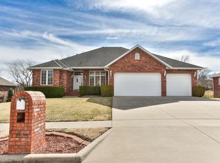 4204 Oak Haven Dr, Nixa, MO 65714