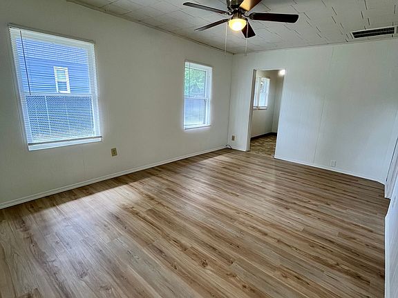 5th image of 1125 Shipping St NE