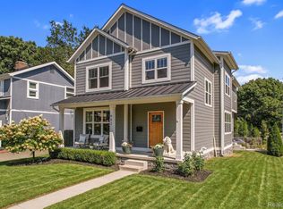 902 Fernwood Rd, Royal Oak, MI 48067