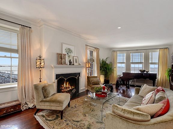 2nd image of 1120 N Lake Shore Dr #7B