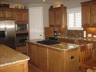 5th image of 904 Woodhaven Dr
