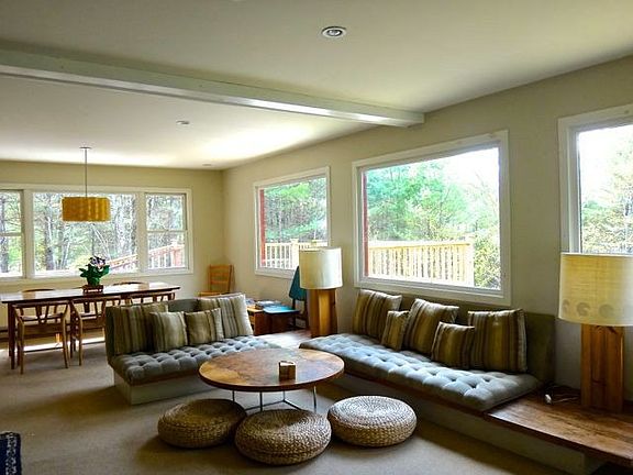 3rd image of 48 Cayuga Way