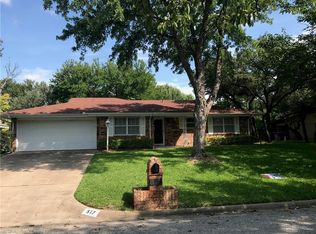 517 Crest Ridge Dr, Lakeside, TX 76108