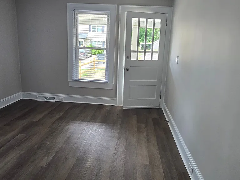 805 Oakshade Ave #805 — Photo 5