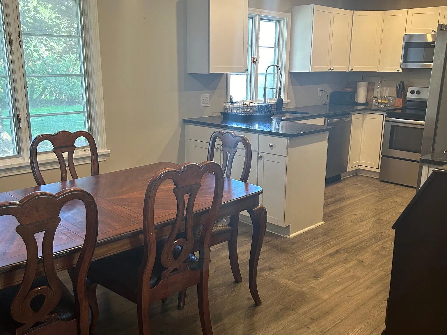 3 bed, 1178 sqft, $2,300 — Photo 4