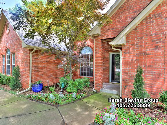 2nd image of 104 S Bradbury Dr