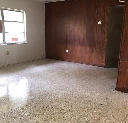 5th image of 2509 NE 3rd Ave