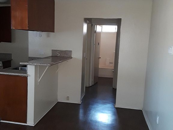 3rd image of 1007 Ronan Ave APT 1