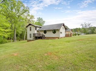 15 Woodlawn Dr, Ware Shoals, SC 29692