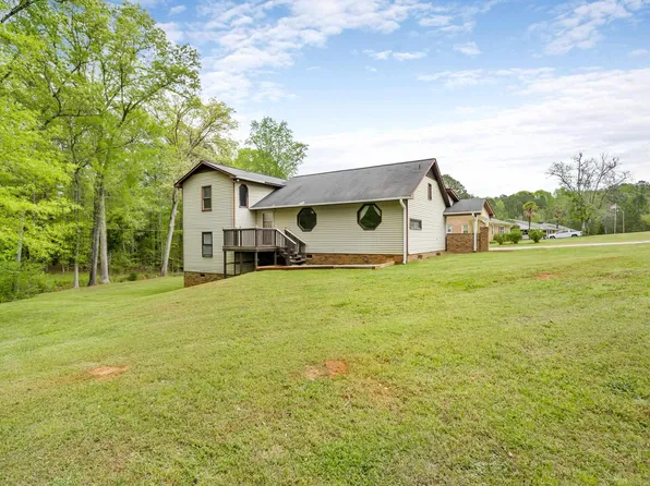 15 Woodlawn Dr, Ware Shoals, SC 29692