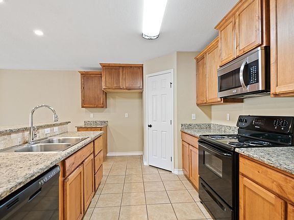 4th image of 13673 Teague Ln Unit 108