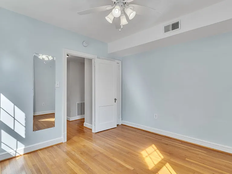 300 Commonwealth Ave #1 — Photo 11