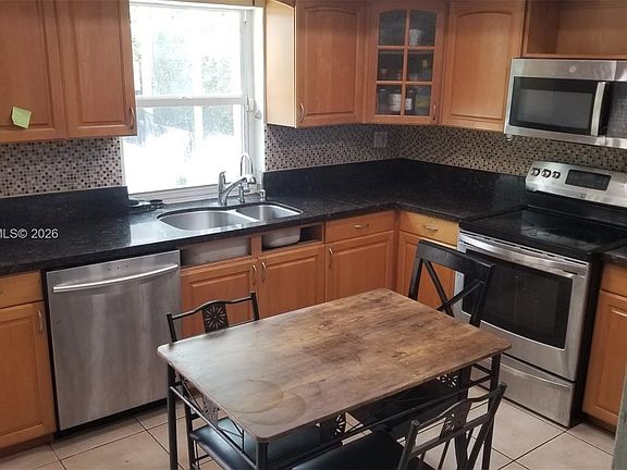 3rd image of 6729 Arbor Dr
