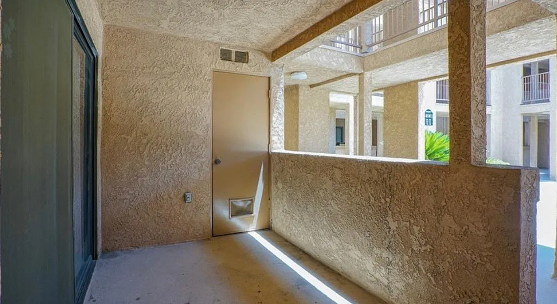 4121 Hathaway Ave — Photo 4