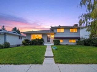 299 N Woodside Cir SW, Calgary, AB T2W 3K2