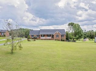 2422 Main St, Surgoinsville, TN 37873