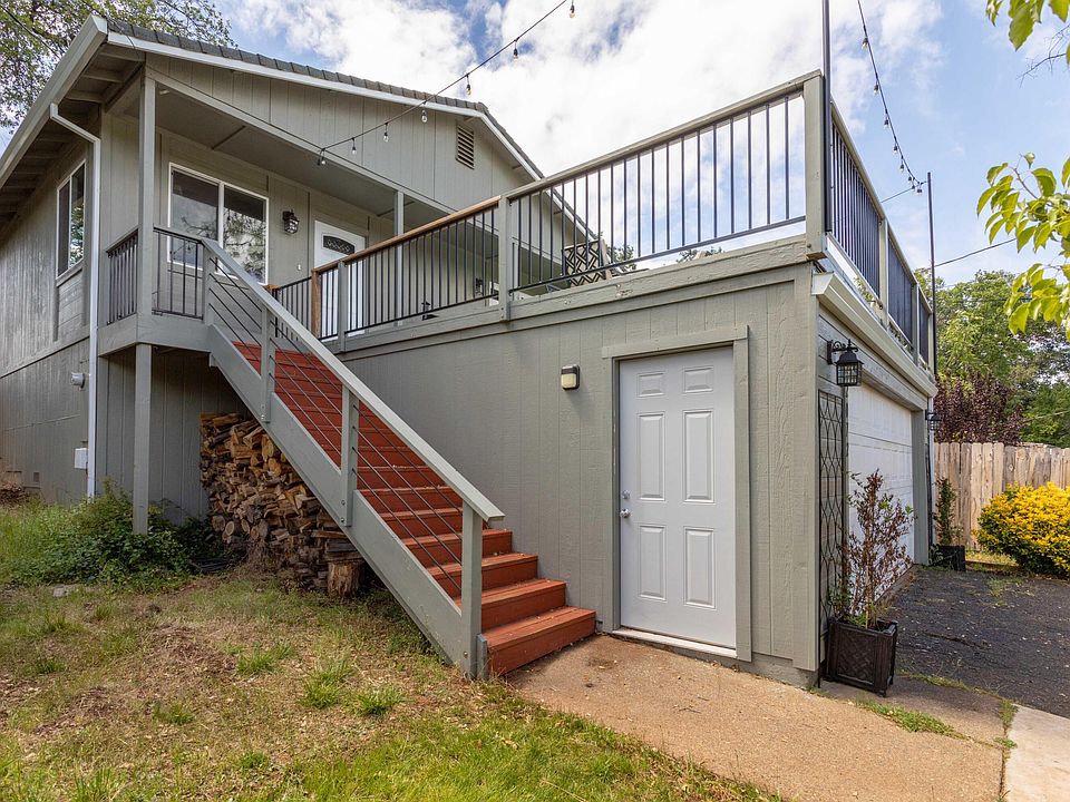 1st image of 2072 Grand Coulee Blvd