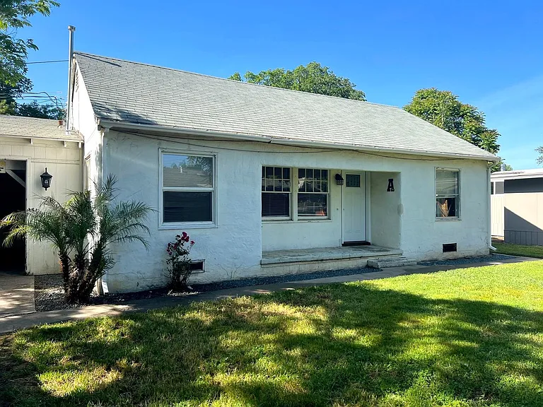 2038 Laburnum Ave #A — Photo 1