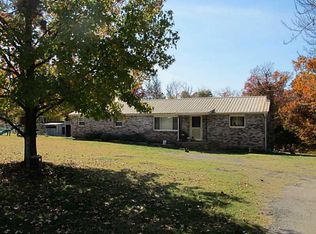 3031 N Adams Rd, Fayetteville, AR 72704