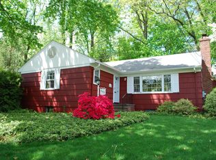 345 Edgewood Ct, Mountainside, NJ 07092