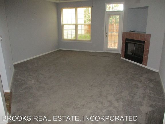 5th image of 809 Oak Springs Ct