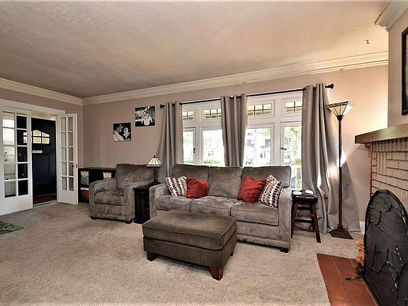 5th image of 3318 Meadowbrook Blvd