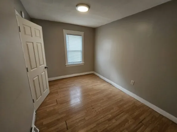 1764 E 33rd St, Cleveland, OH 44114