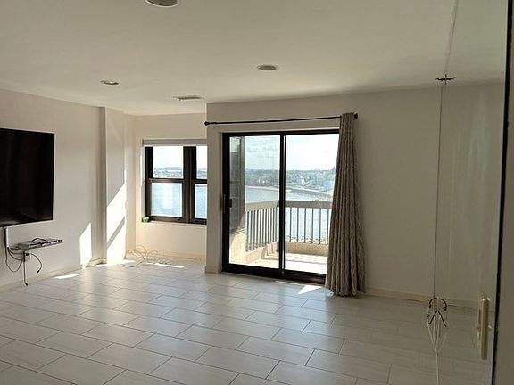 5th image of 1 Seal Harbor Rd APT 815
