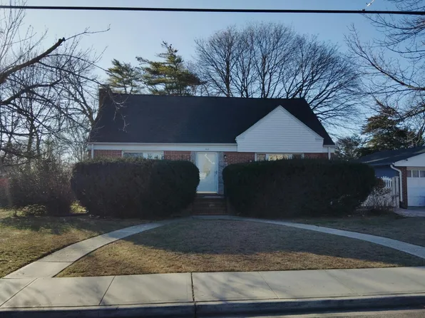 612 Newton Ave, Uniondale, NY 11553