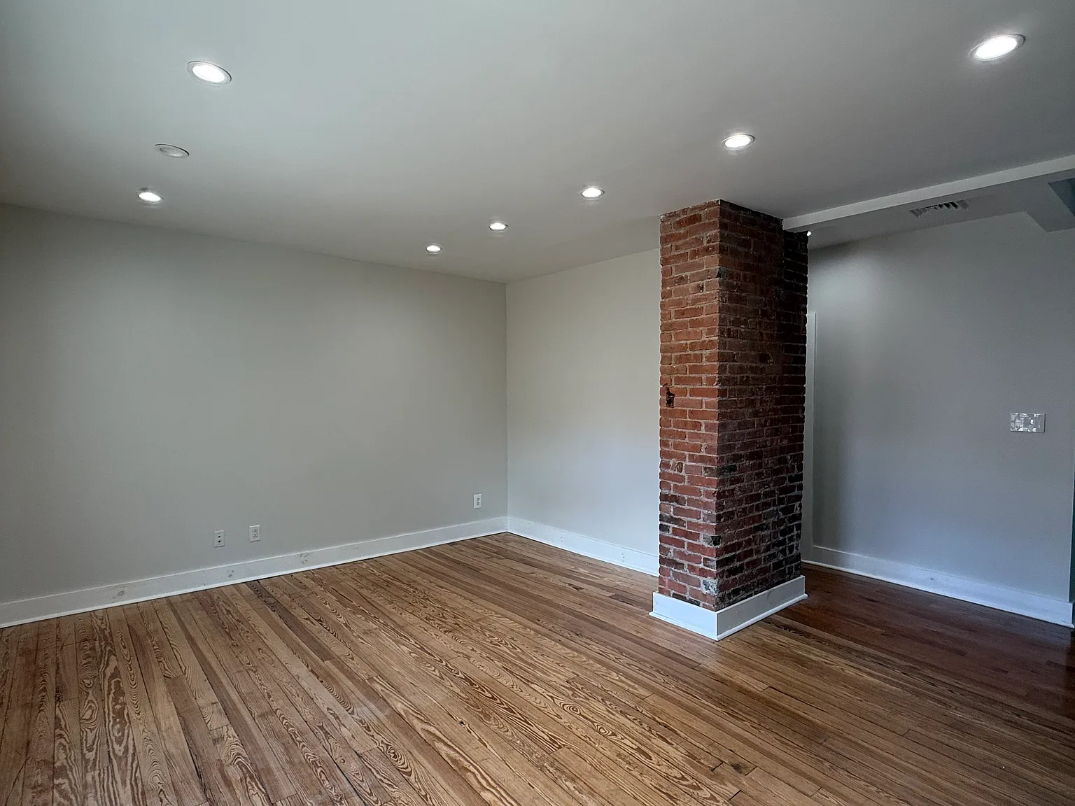 2 bed, 1000 sqft, $3,250 — Photo 3