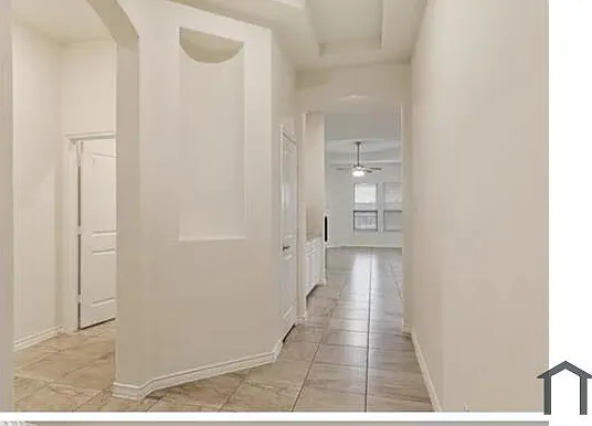 421 Maverick St — Photo 5