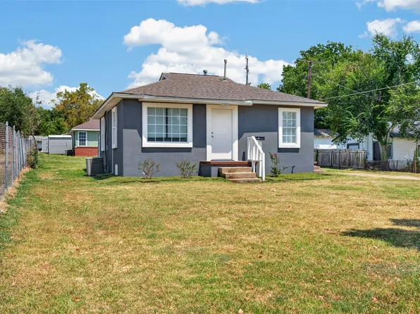 315 W 11th St, Sand Springs, OK 74063