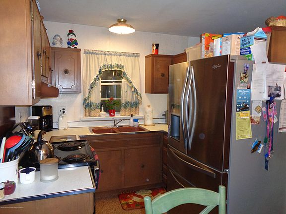 5th image of 210C Laurel Dr