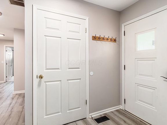 4th image of 7125 Butler Ave
