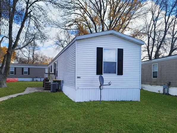 2407 Clayton Ave #106, Albert Lea, MN 56007