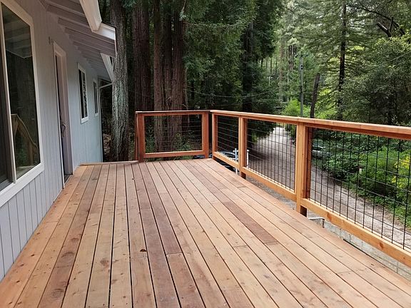 3rd image of 1570 Robin Hood Ln