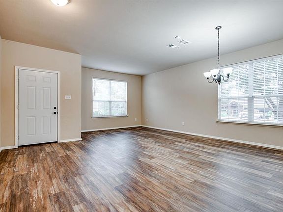 5th image of 2824 Weslayan Dr
