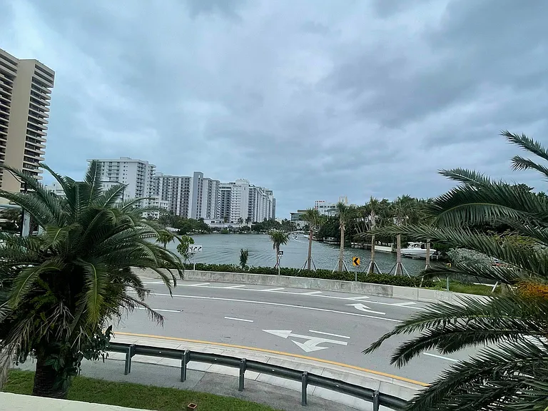 2600 Collins Ave #211 — Photo 14