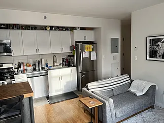 Rented by R New York