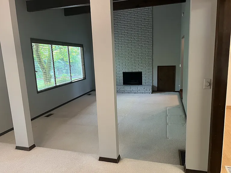 11820 NW Marylee Ct — Photo 2