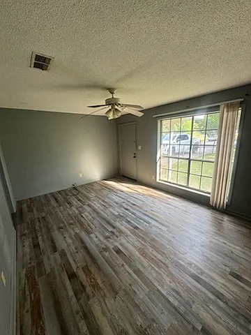 154 Locust Cir — Photo 3